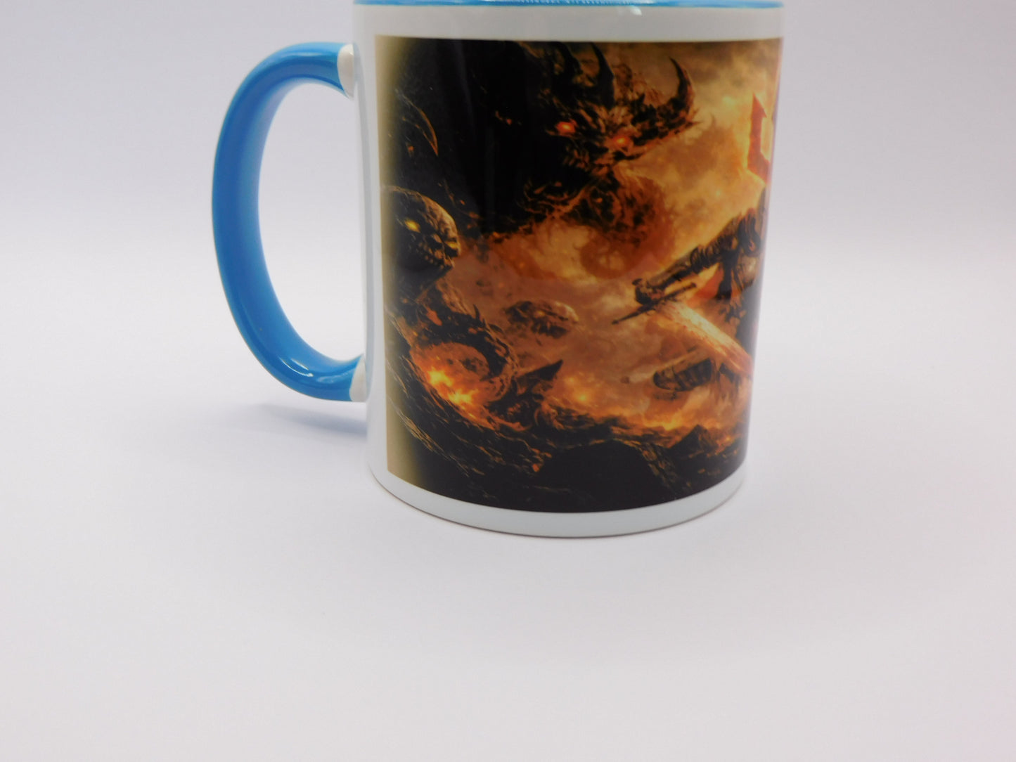 🔥 Dark Fantasy Tasse – Ritter gegen die Dämonen