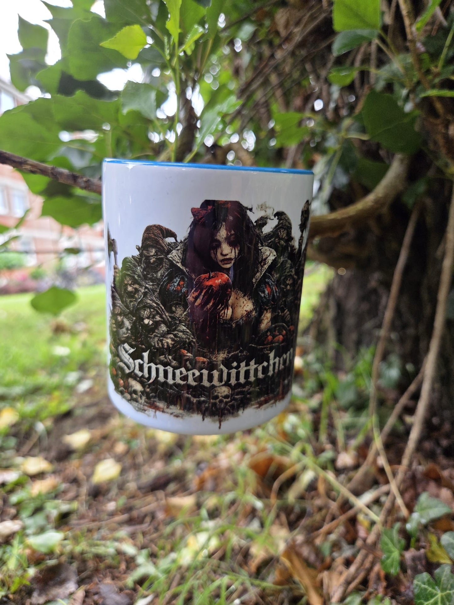 Schneewittchen Horror Tasse – Dark Fantasy Märchen | 330ml Keramik, spülmaschinenfest