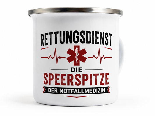 Weiße 12 oz Emaille-Tasse mit silbernem Rand und dem Schriftzug „Rettungsdienst – Die Speerspitze der Notfallmedizin“.