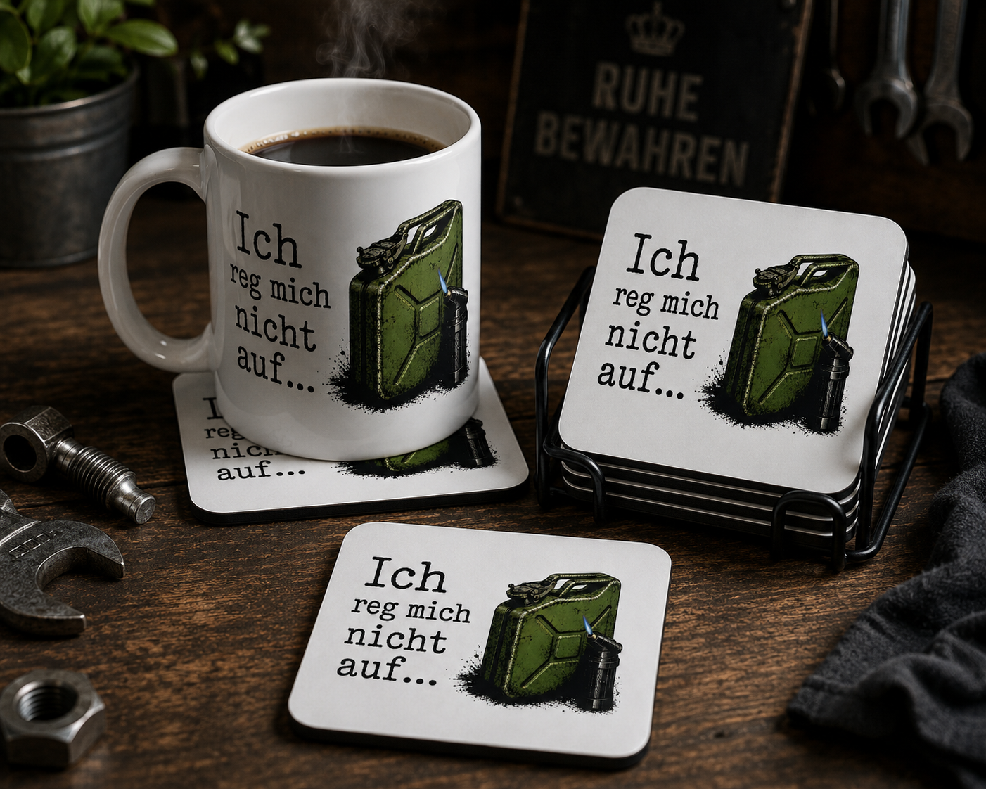 Quadratische Untersetzer mit Kanister-Motiv im 5er-Set