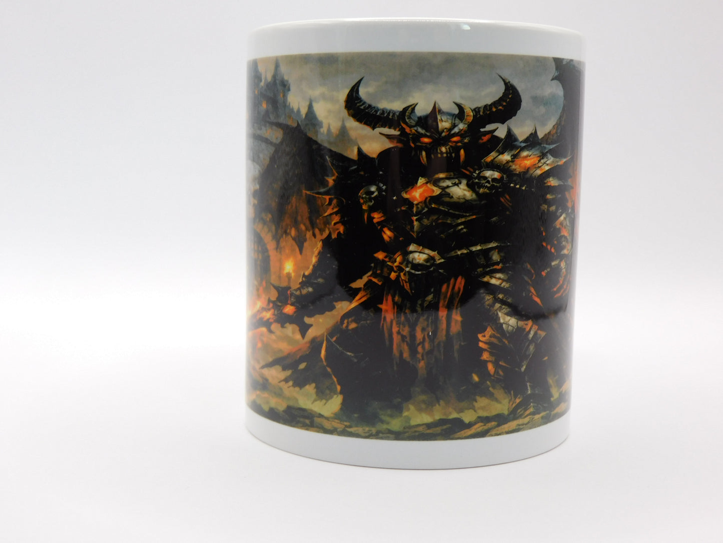 Fantasy Tasse Dämonenlord vor dunkler Festung - Geschenk für Gamer, Fantasy und Dark Medieval Fans