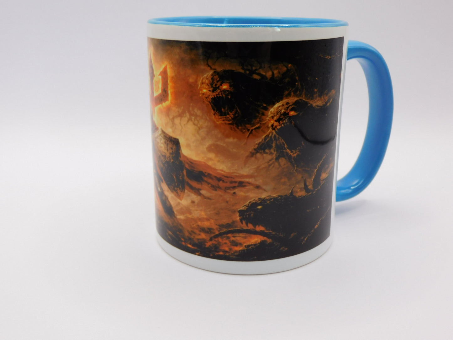 🔥 Dark Fantasy Tasse – Ritter gegen die Dämonen