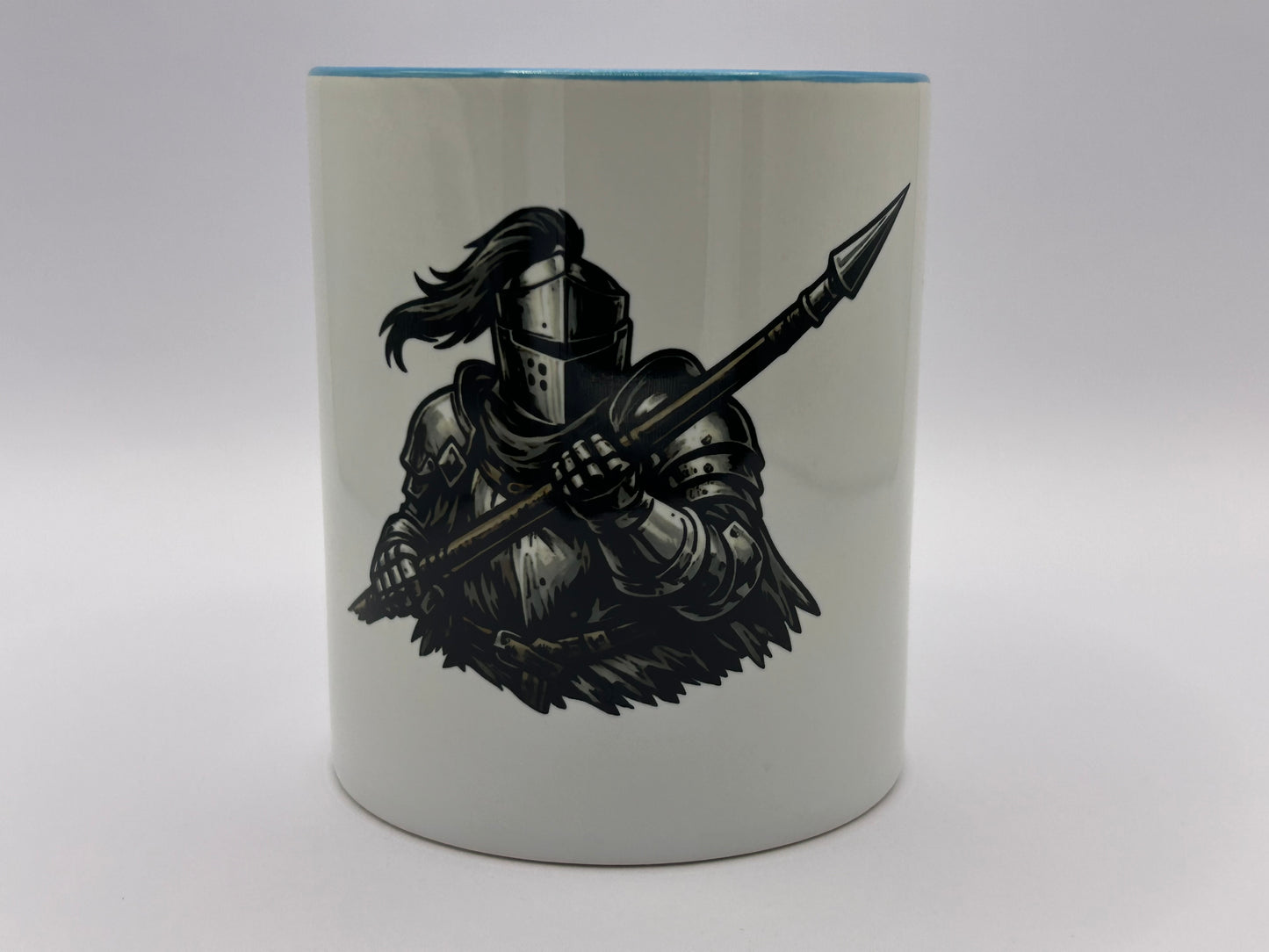 Ritter Tasse mit Lanzenmotiv – Mittelalter Keramikbecher