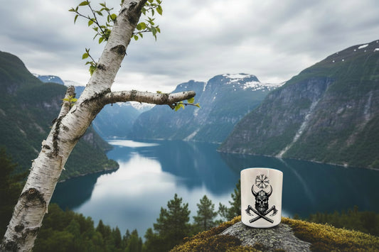 Viking Schädel Tasse mit Vegvisir – Nordische Mythologie Becher 330ml