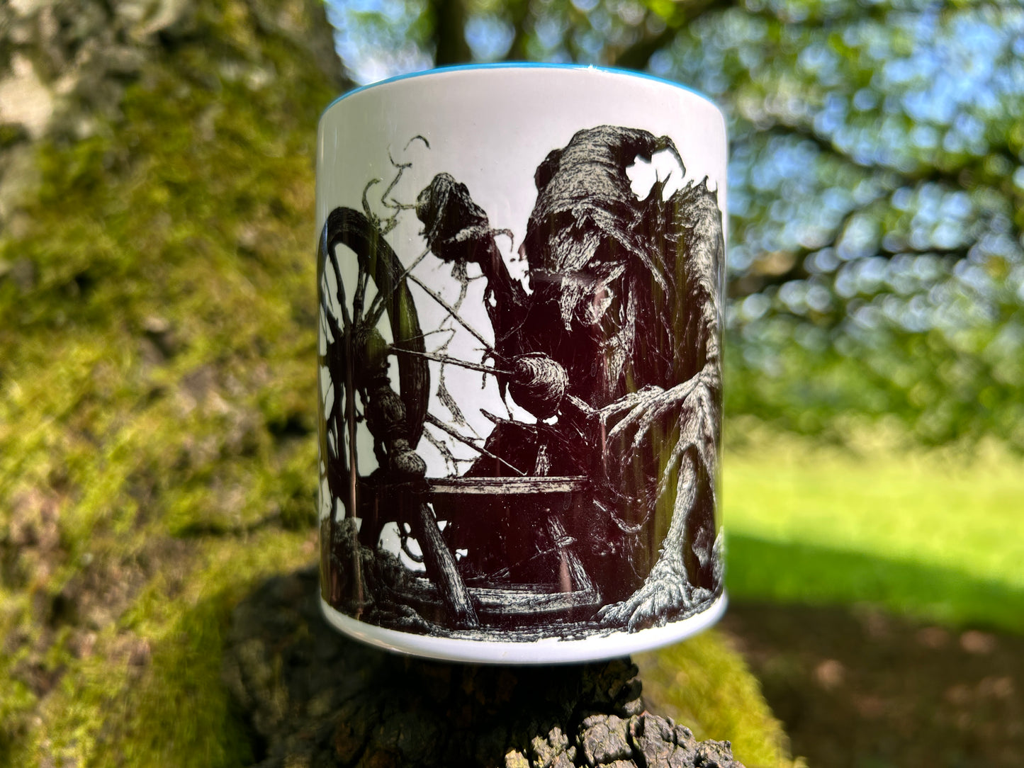 Rumpelstilzchen Horror Tasse – Spinnrad Dark Fantasy | 330 ml Keramiktasse