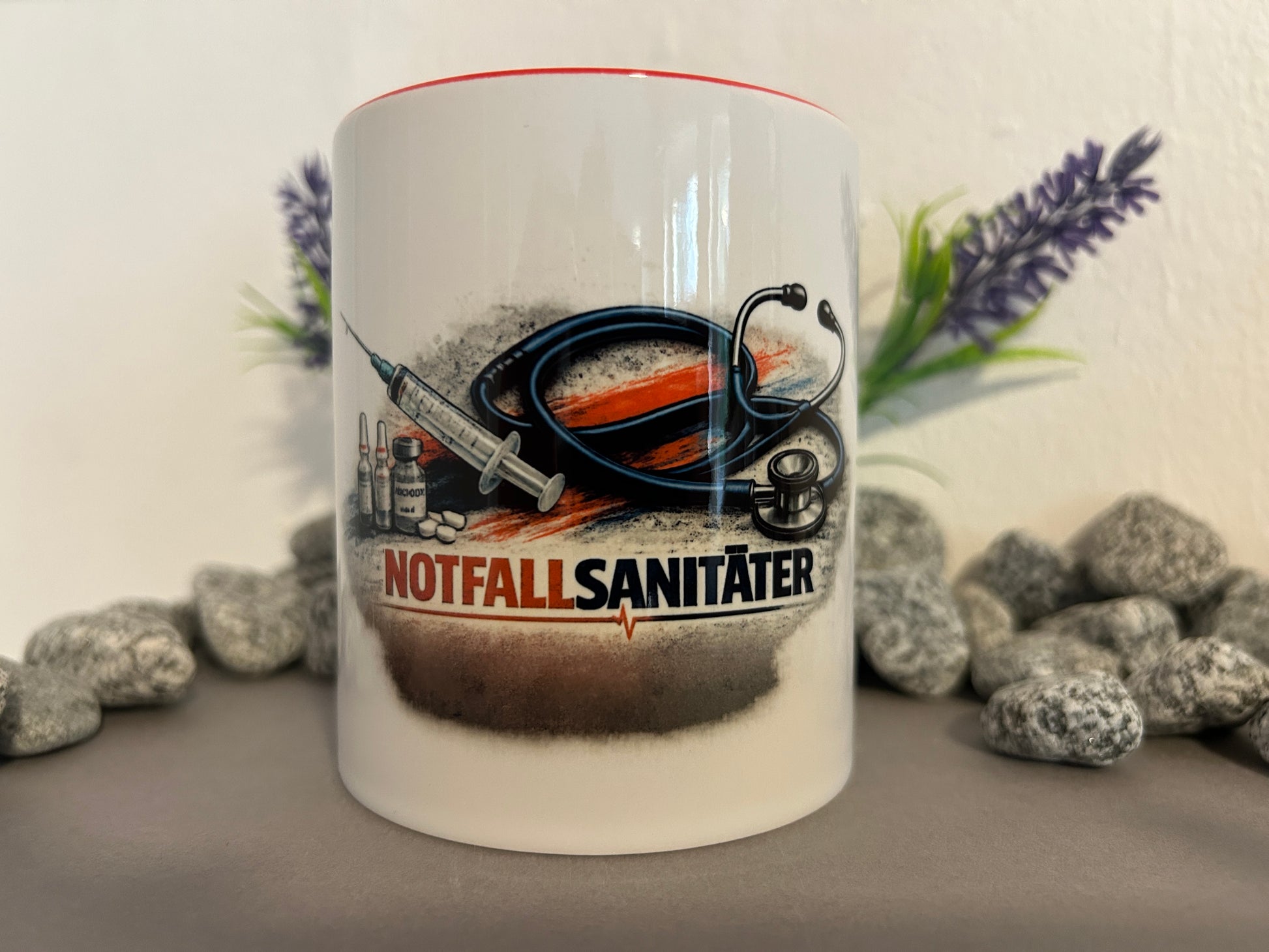 Notfallsanitäter Tasse mit Stethoskop und Spritze als Geschenk für Rettungsdienst und Notfallsanitäter