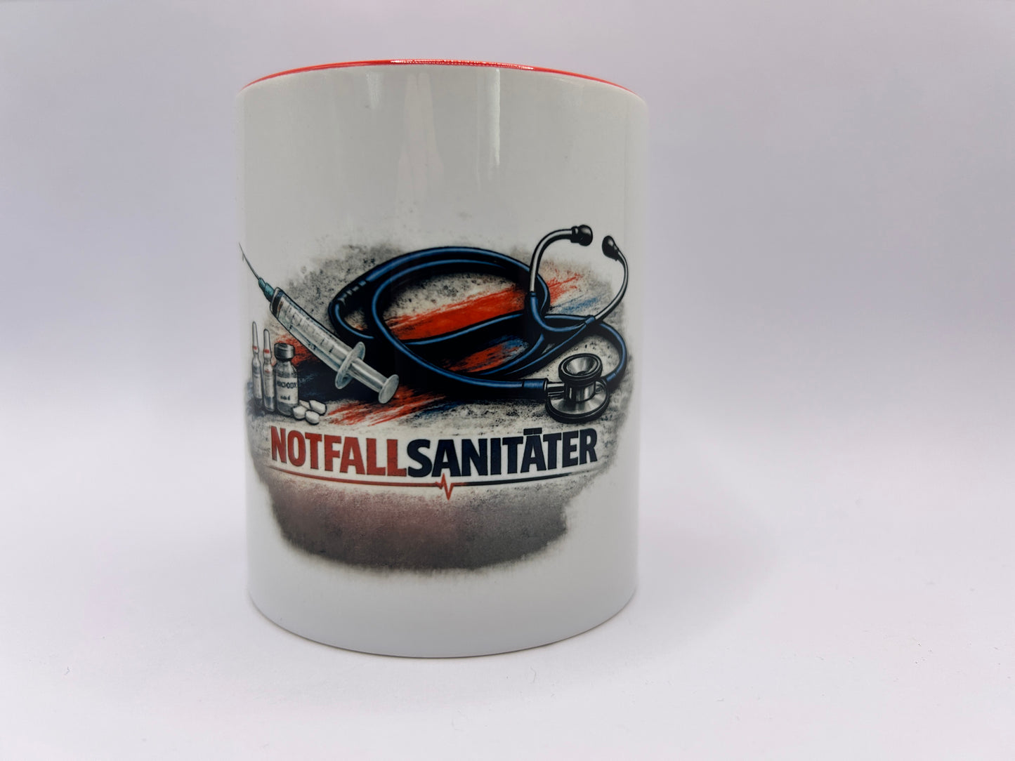 Notfallsanitäter Tasse mit Stethoskop & Spritze – Geschenk für Rettungsdienst und Notfallsanitäter