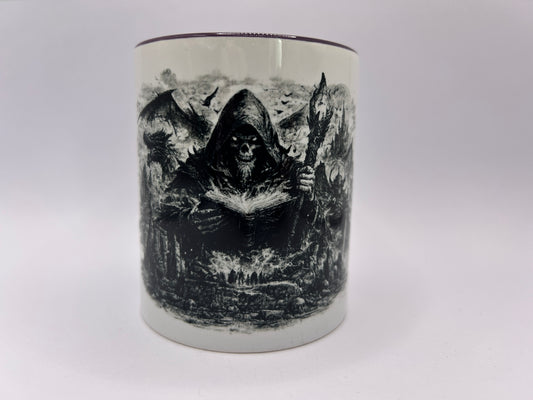 Fantasy Tasse Schwarzer Magier – Dunkles Fantasy Motiv mit Totenschädel & Zauberbuch