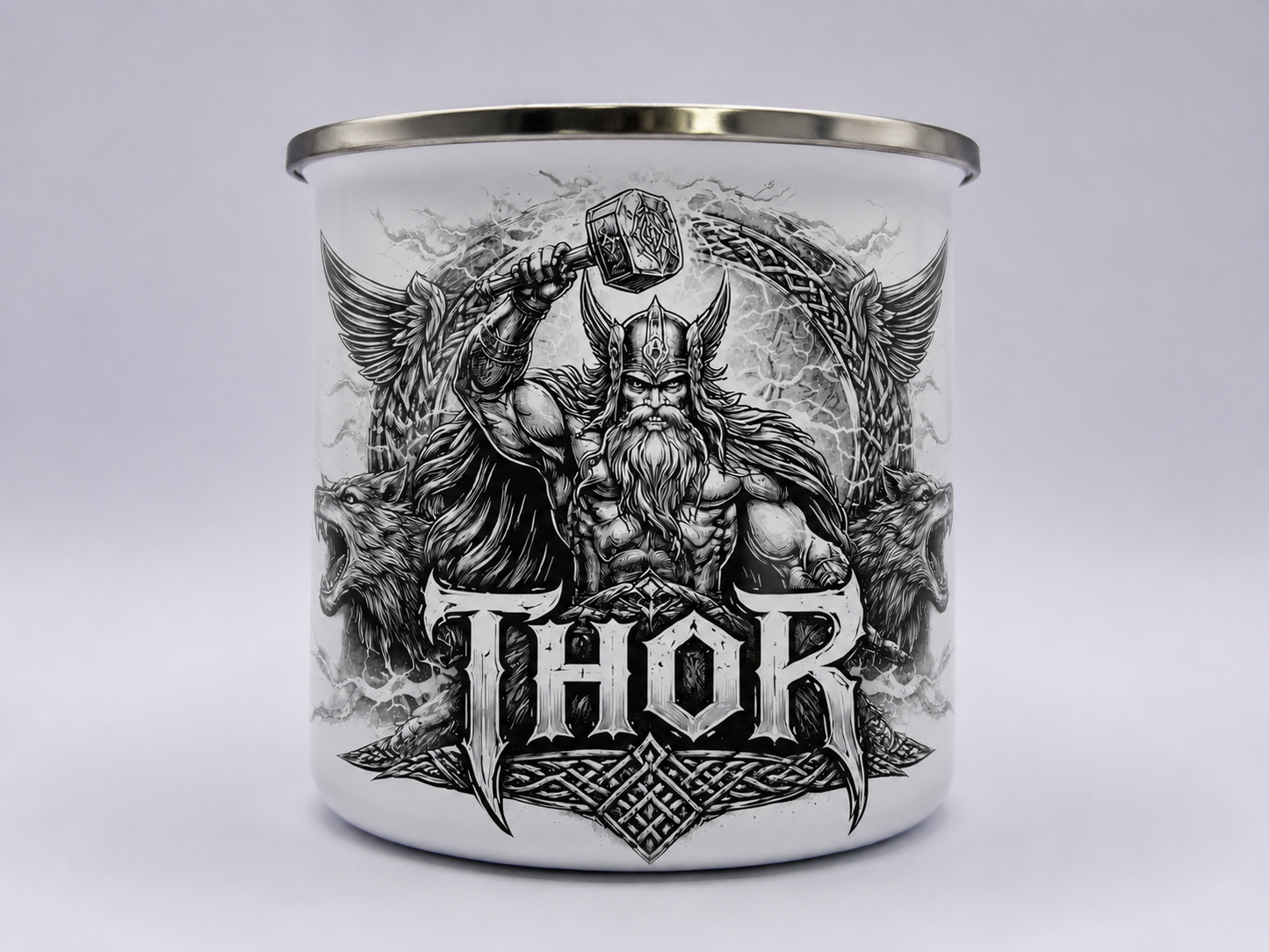 12oz Emaille Tasse mit Thor Motiv, Wikinger Design und silbernem Rand auf weißem Hintergrund