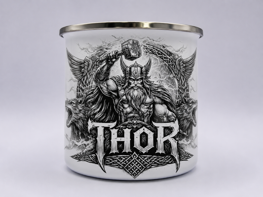 12oz Emaille Tasse mit Thor Motiv, Wikinger Design und silbernem Rand auf weißem Hintergrund